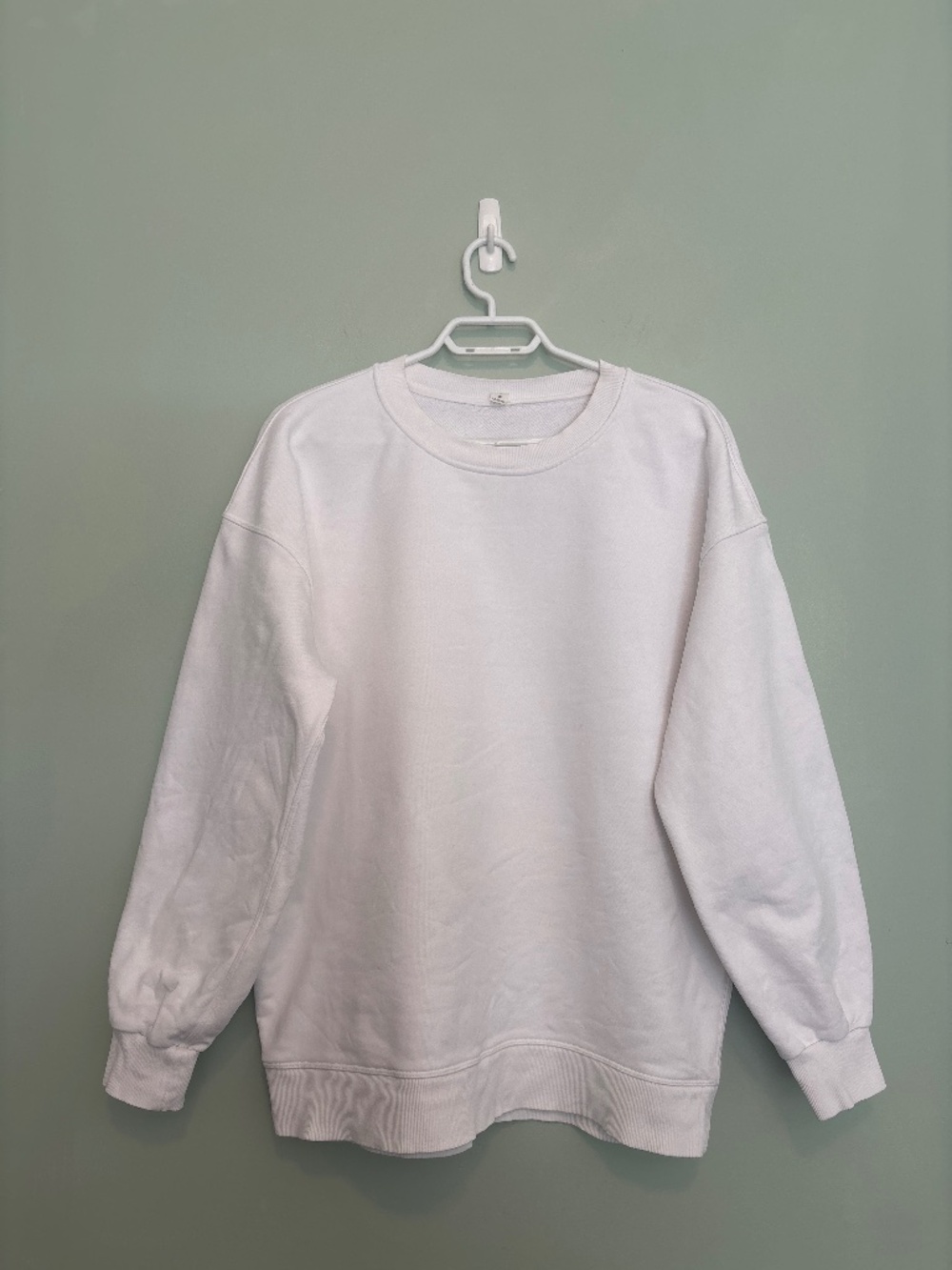 Lululemon White Crewneck Sweatshirt (Size 6)